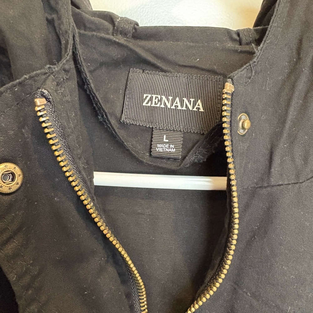 Zenana Outfitters Black Vest with Gold Zipper - Picture 2 of 3